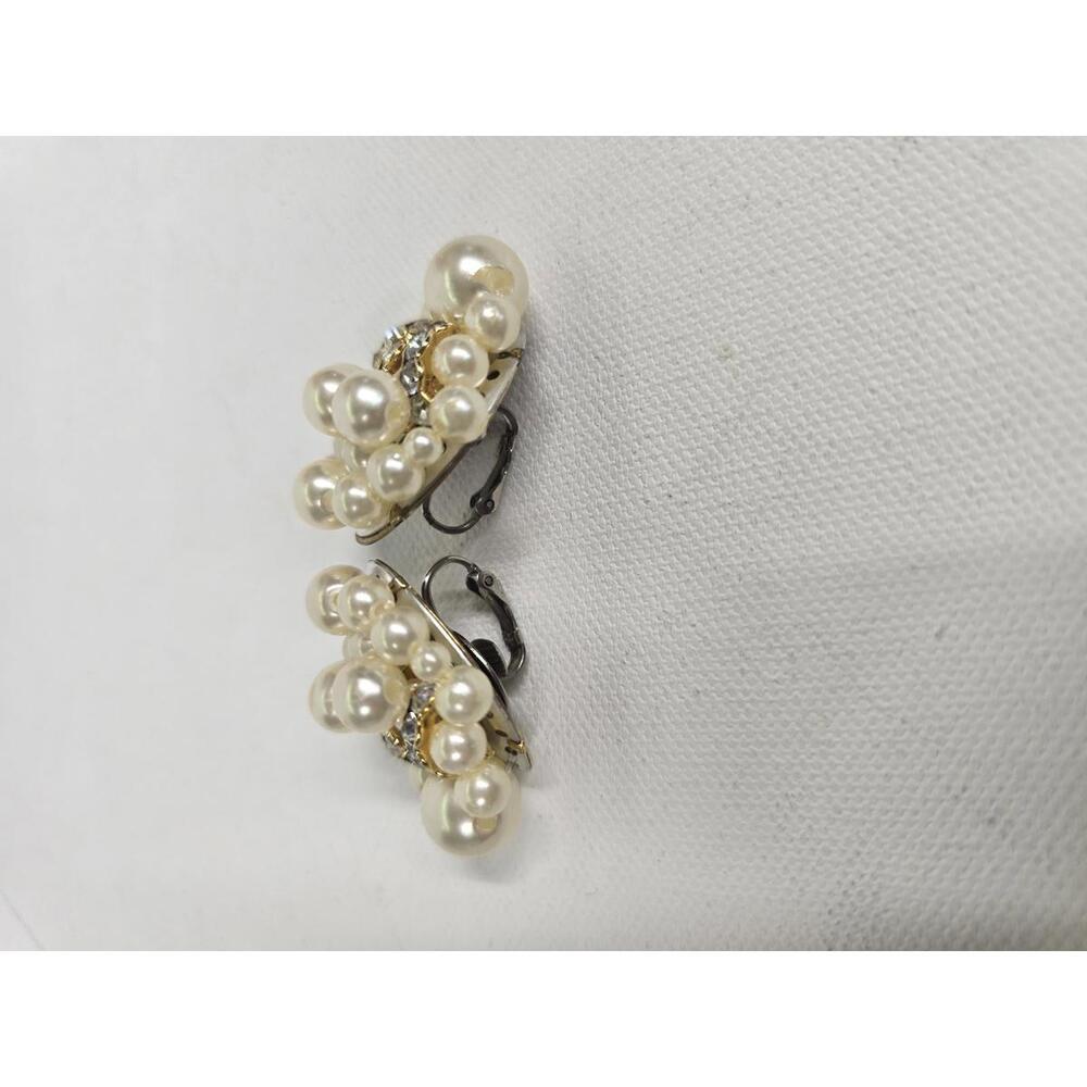 Vintage Glamorous Pearl Cluster Clip Earrings - Picture 5 of 8